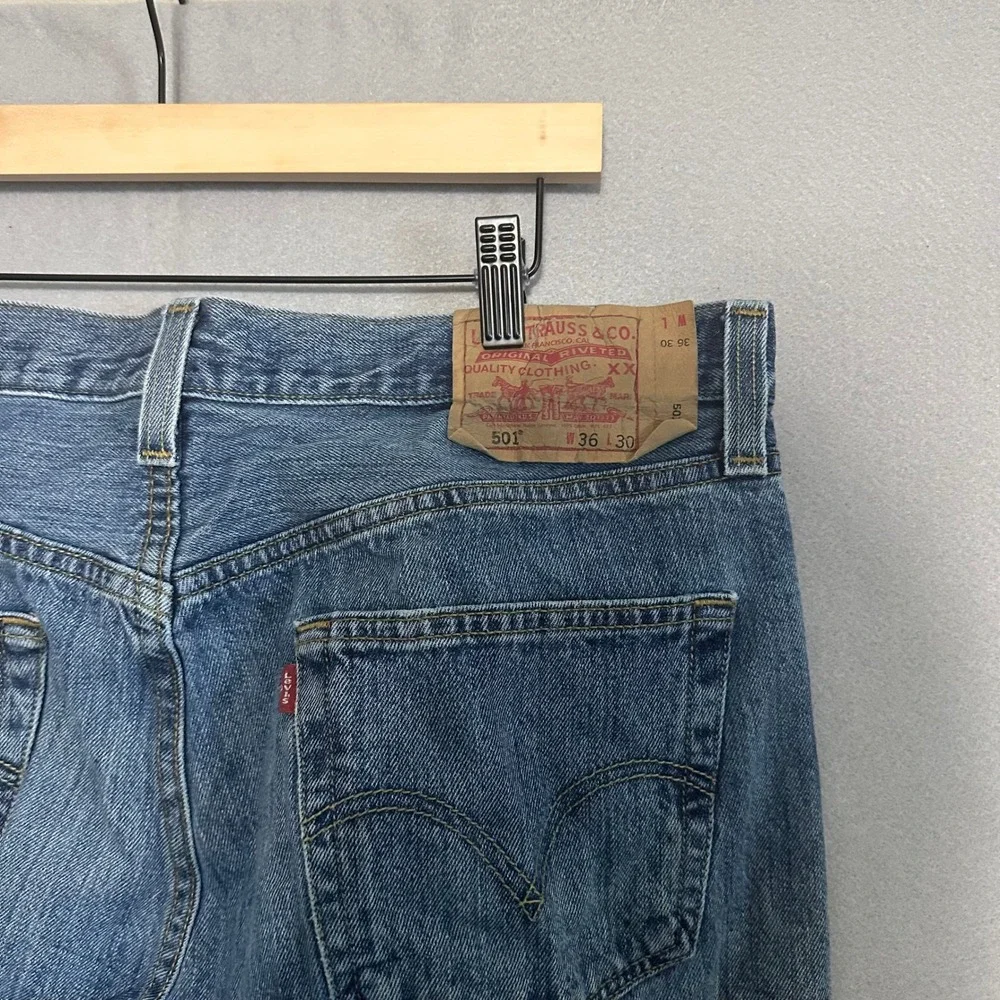 Levis 501 Original Straight Leg‎ Button Fly Jeans Medium Wash Blue 36x30 Mens